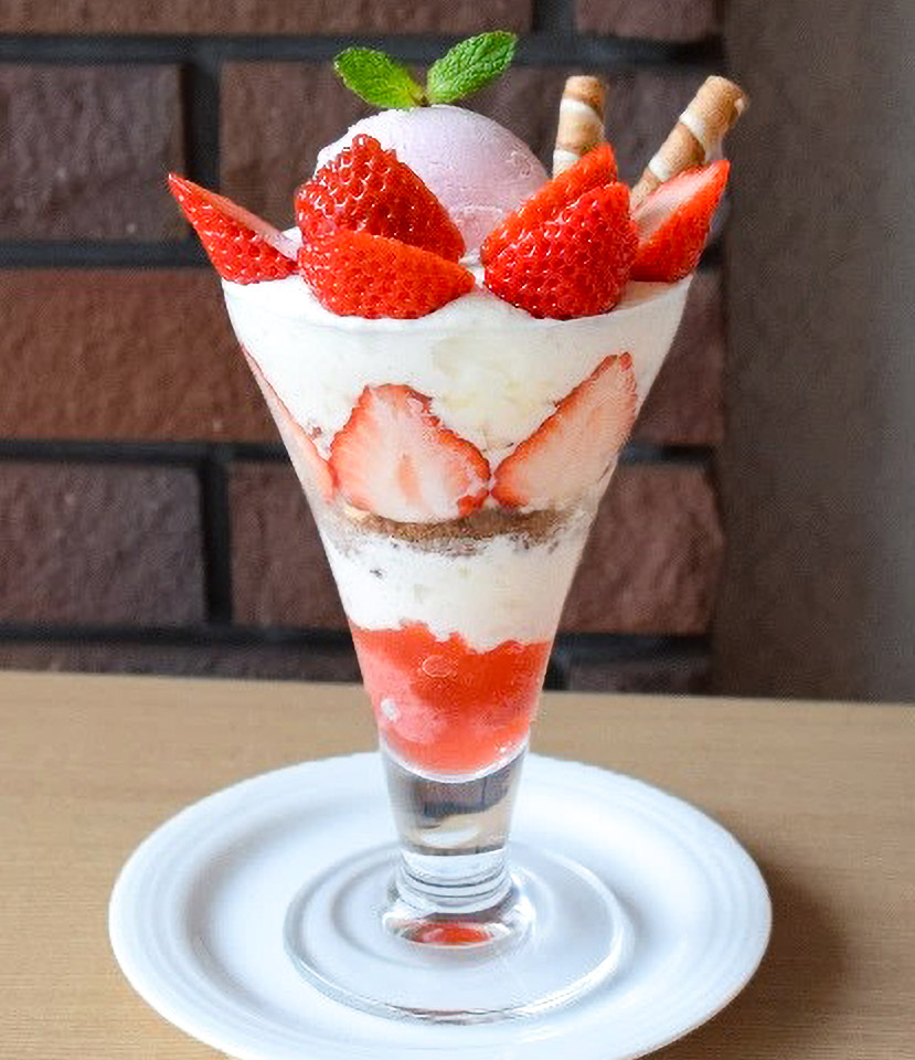 いちごパフェ